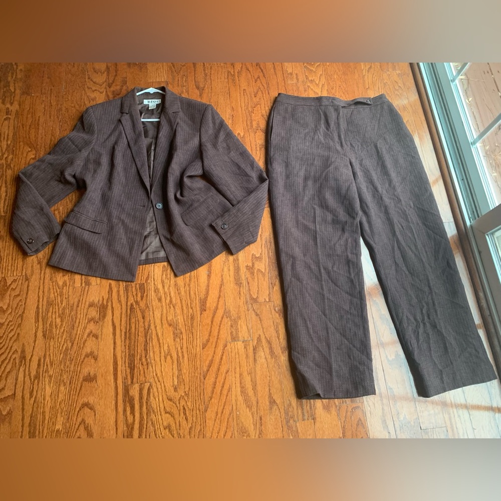 Alfani Women’s Brown Pant Suit